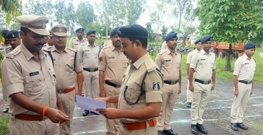 शिकायत पर तुरंत एक्शन ले, फरियादियों से अच्छा बर्ताव करें 