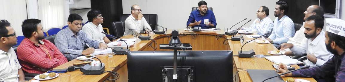 कलेक्टर ने ली राजनीतिक दलों की बैठक कलेक्टर ने ली राजनीतिक दलों की बैठक