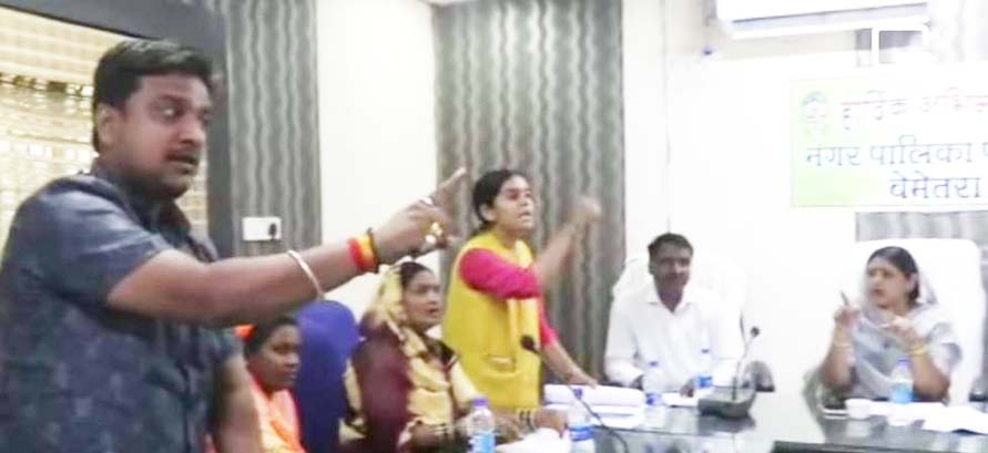 33 की बजाय 35 दुकानों का निर्माण, विपक्ष ने पूछा.. ये कैसे हुआ 