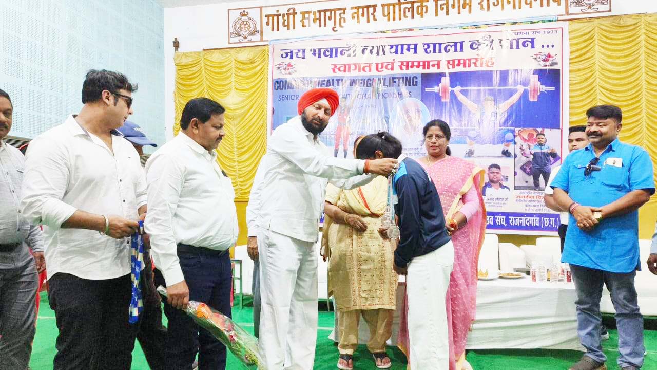 ज्ञानेश्वरी यादव का स्वागत किया ज्ञानेश्वरी यादव का स्वागत किया