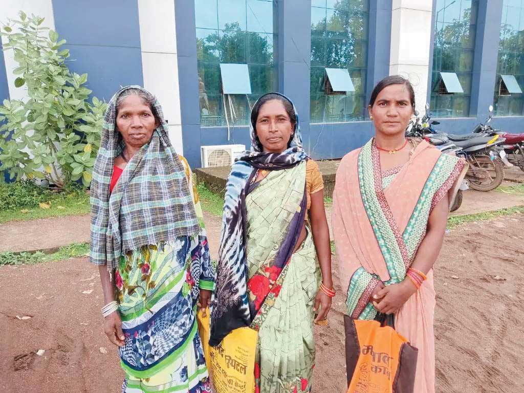 श्रम अफसरों पर एजेंट के साथ मिलकर राशि गबन करने का आरोप