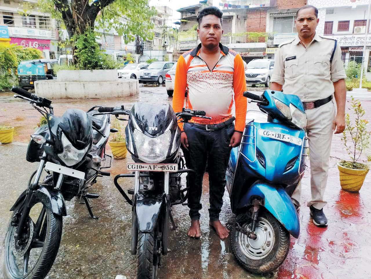 बाइक चोरी का आरोपी बंदी