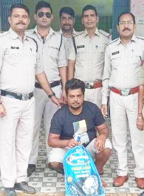 गांजा संग युवक गिरफ्तार 