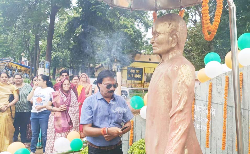 जयंती पर स्वतंत्रता सेनानी जगदीश प्रसाद नामदेव को किया याद जयंती पर स्वतंत्रता सेनानी जगदीश प्रसाद नामदेव को किया याद