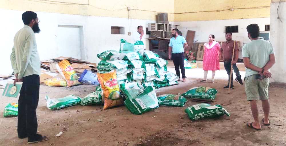 अफसरों की दबिश, 12 क्विंटल धान बीज जब्त