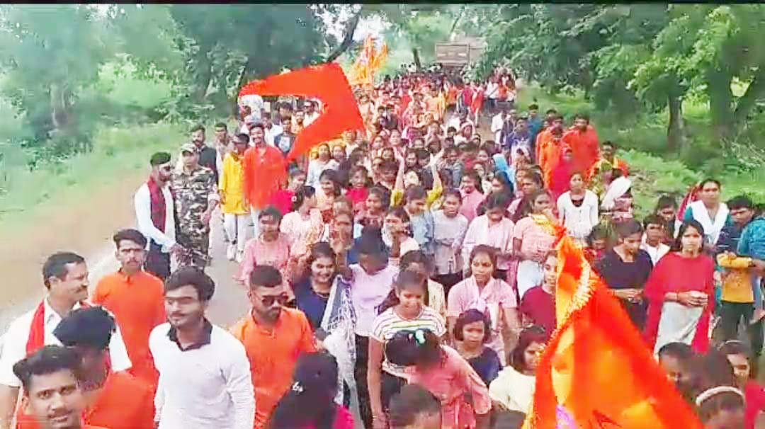 मां नर्मदा मंदिर से निकली कांवर यात्रा  भक्तों ने की पूजा-अर्चना