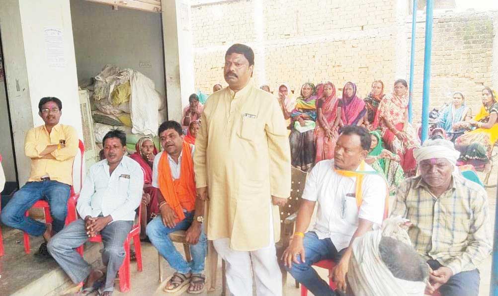 नवागांव में लाभार्थी सम्मेलन आयोजित