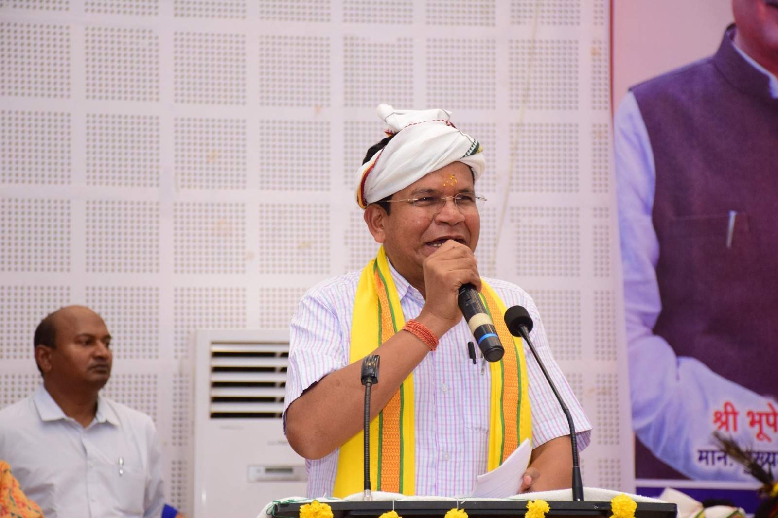 विश्व आदिवासी दिवस पर मरकाम ने प्रदेशवासियों को दी शुभकामनाएं