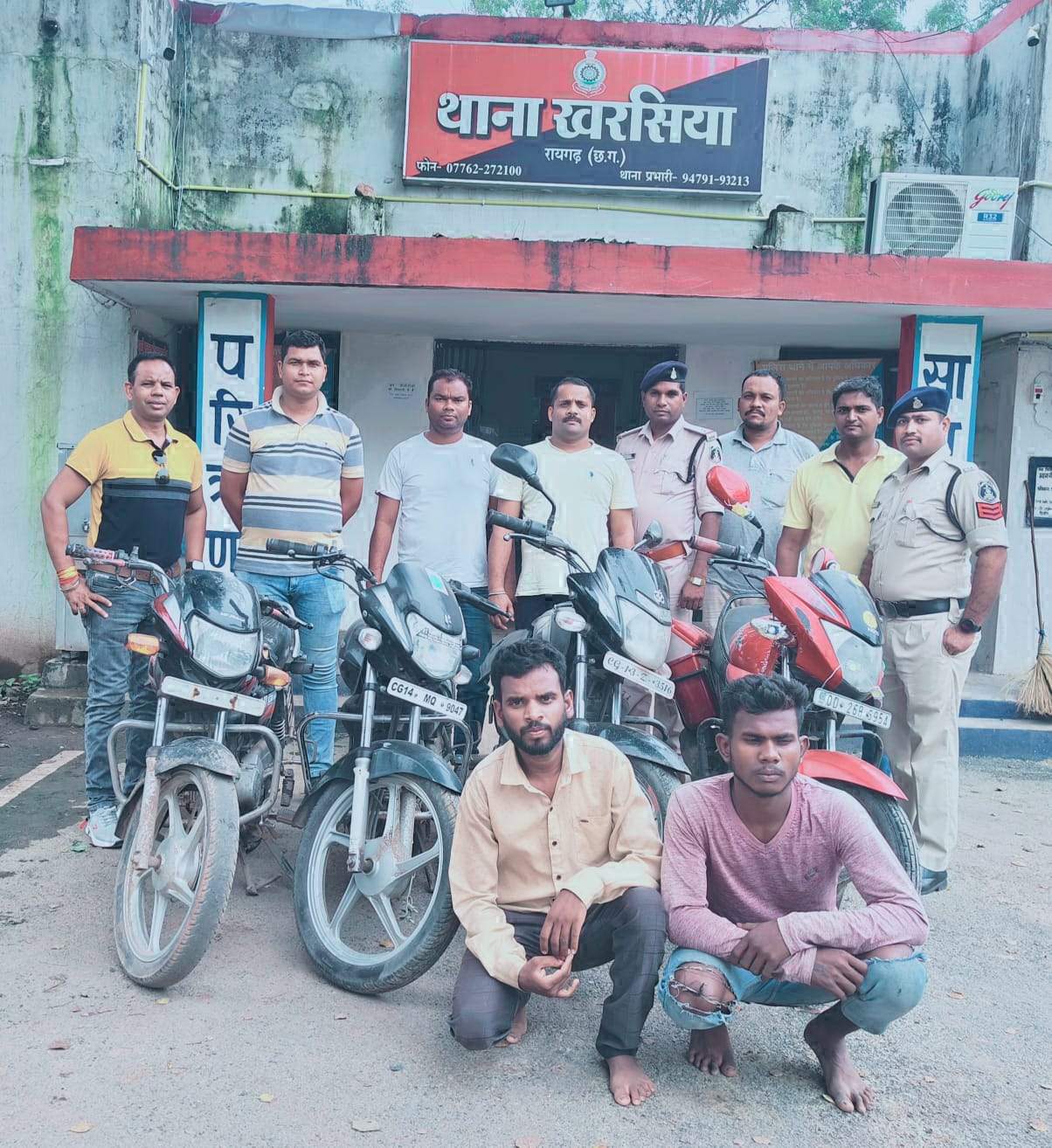 चोरी की 4 बाइक के साथ दो गिरफ्तार चोरी की 4 बाइक के साथ दो गिरफ्तार