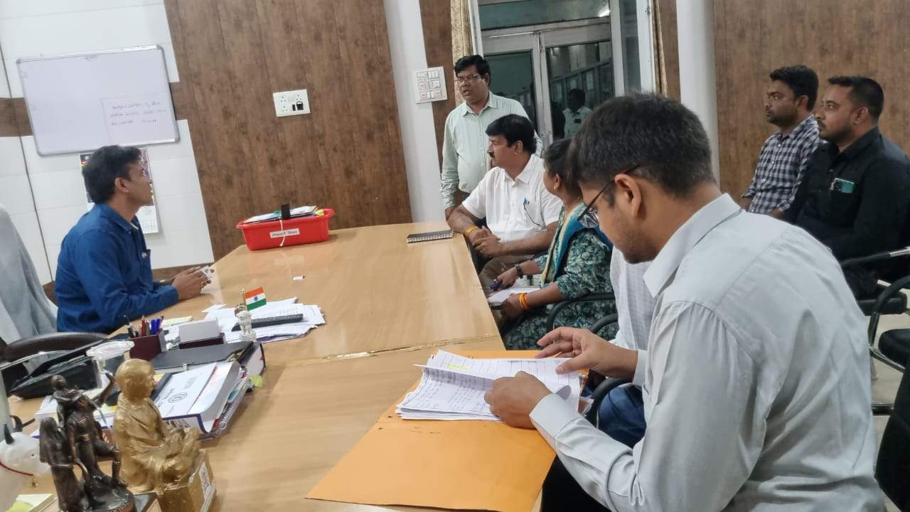 डेंगू से बचने घरों में पानी का जमाव न हो-कमिश्नर 