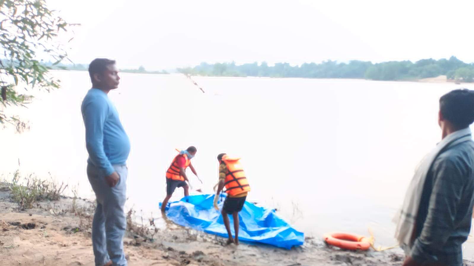 नदी में बहे ग्रामीण की सातवें दिन बांगोली घाट में मिली लाश नदी में बहे ग्रामीण की सातवें दिन बांगोली घाट में मिली लाश