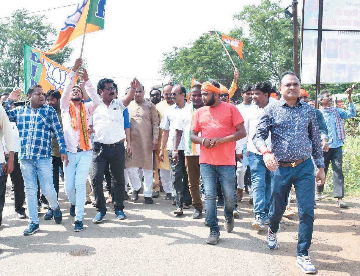 शिवरतन शर्मा ने बघेल सरकार पर साधा निशाना, कहा- किसानों पर थोपी जा रही अमानक वर्मी खाद