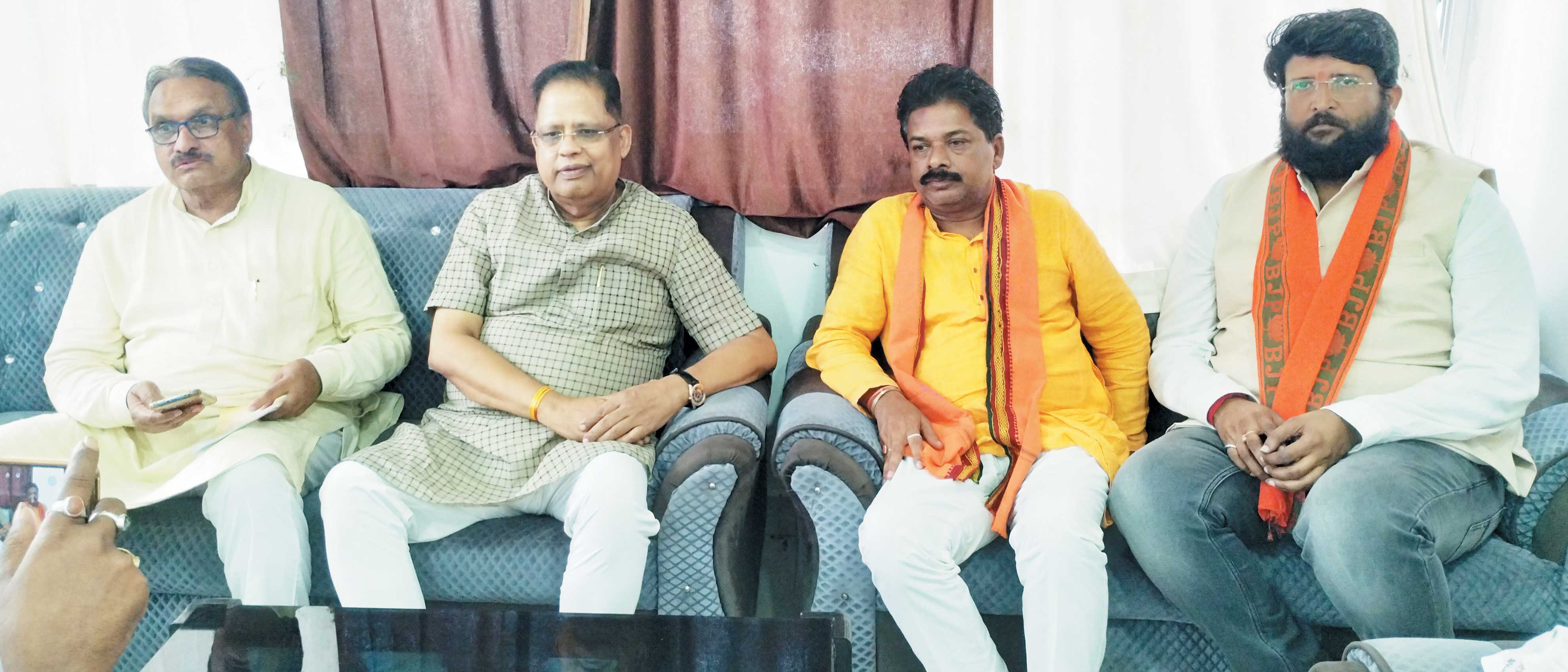 घोषणा पत्र बनाने भाजपा आम लोगों से ले रही सुझाव