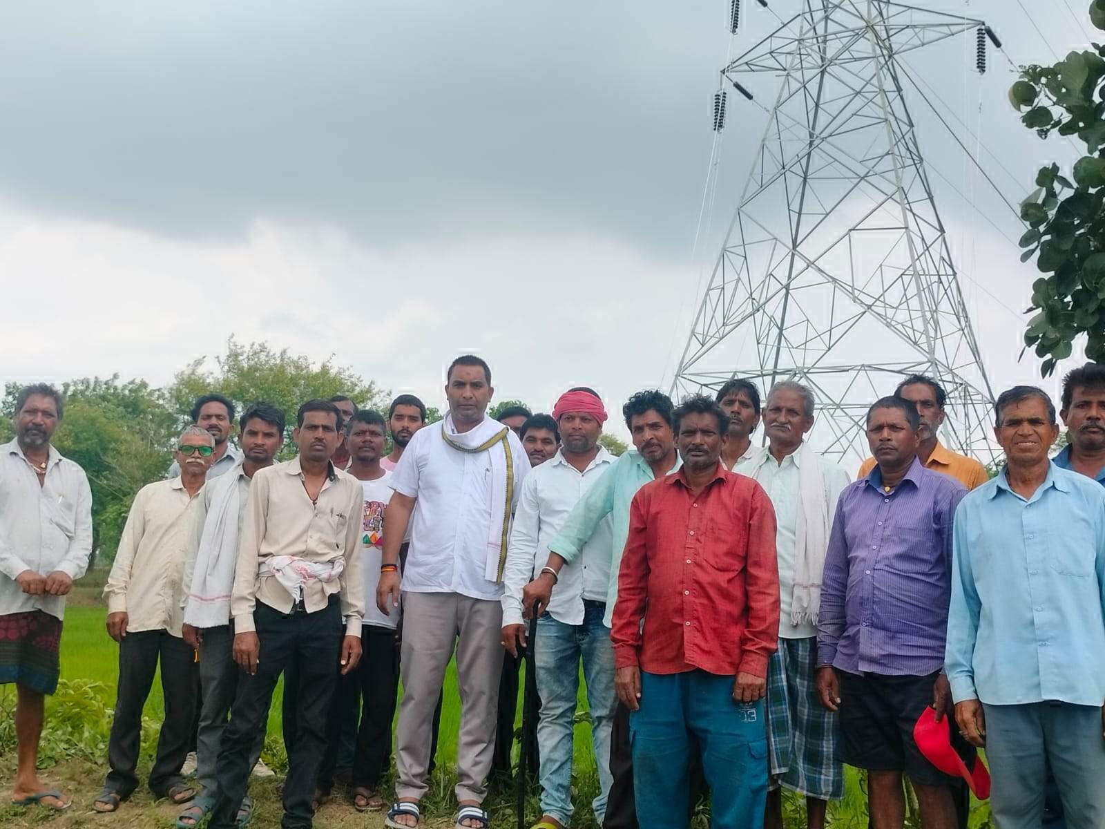 आलीवारा के किसानों के साथ टाटा सोलर प्लांट कंपनी ने किया छल- आरोप