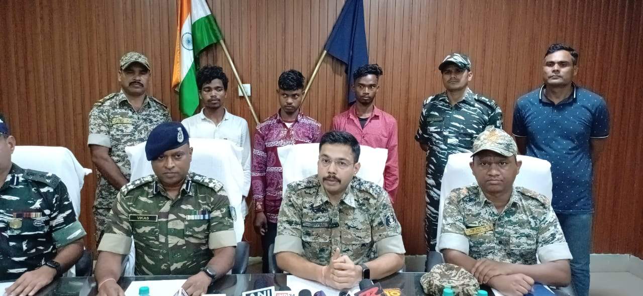 25 किलो विस्फोटक सहित 4 नक्सली गिरफ्तार
