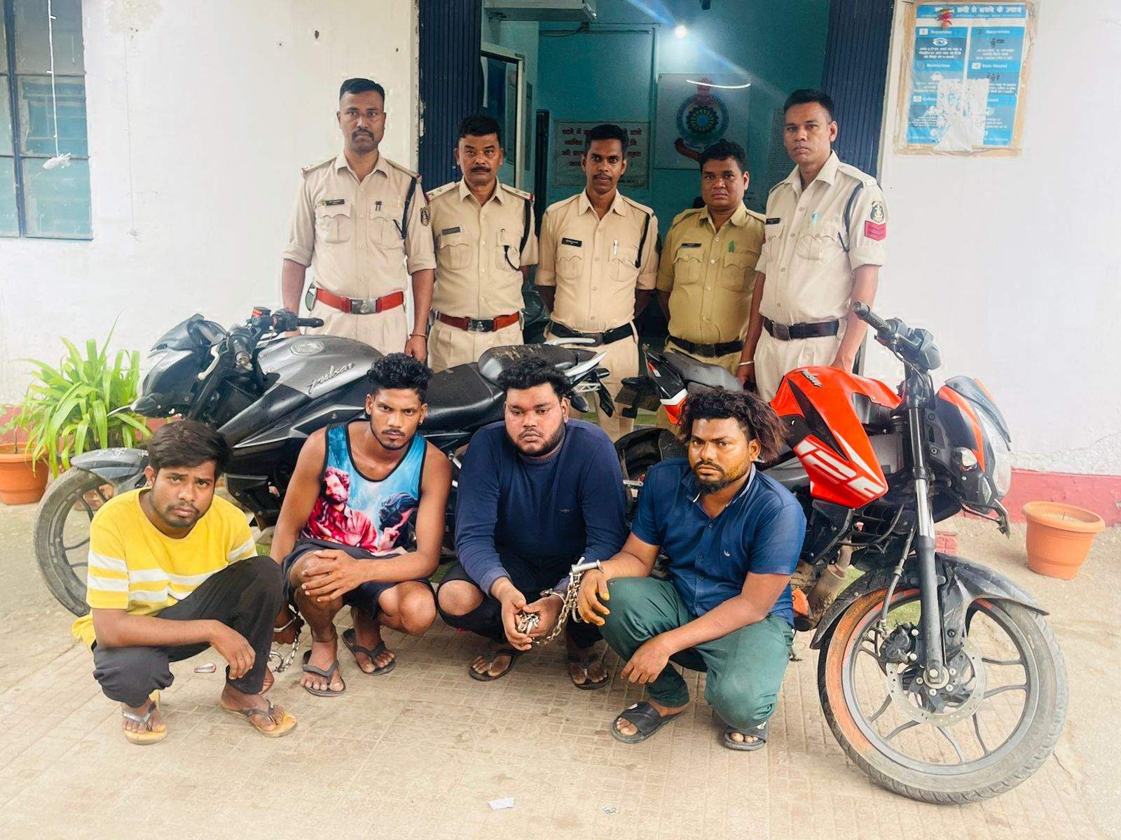 मारपीट के 4 आरोपी गिरफ्तार मारपीट के 4 आरोपी गिरफ्तार
