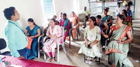 प्रथम चरण का एफएलएन प्रशिक्षण, तीन संकुलों के शिक्षकों ने लिया भाग