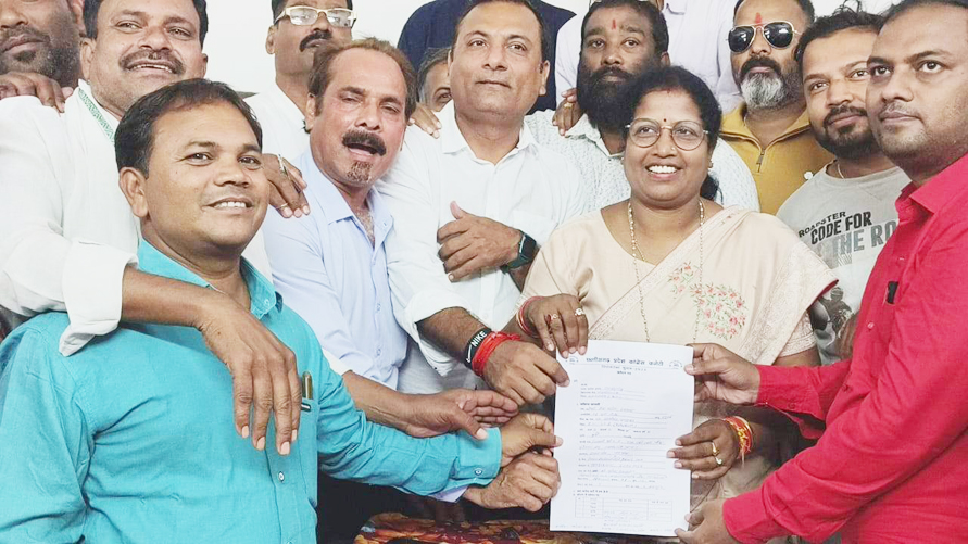 नांदगांव महापौर ने की दावेदारी नांदगांव महापौर ने की दावेदारी