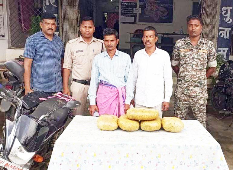 गांजा तस्करी, 2 गिरफ्तार गांजा तस्करी, 2 गिरफ्तार