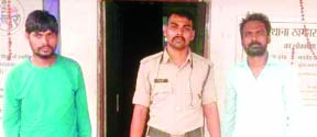 सूने मकान से लेपटॉप, टीवी चुराया, क्रेता सहित 2 गिरफ्तार