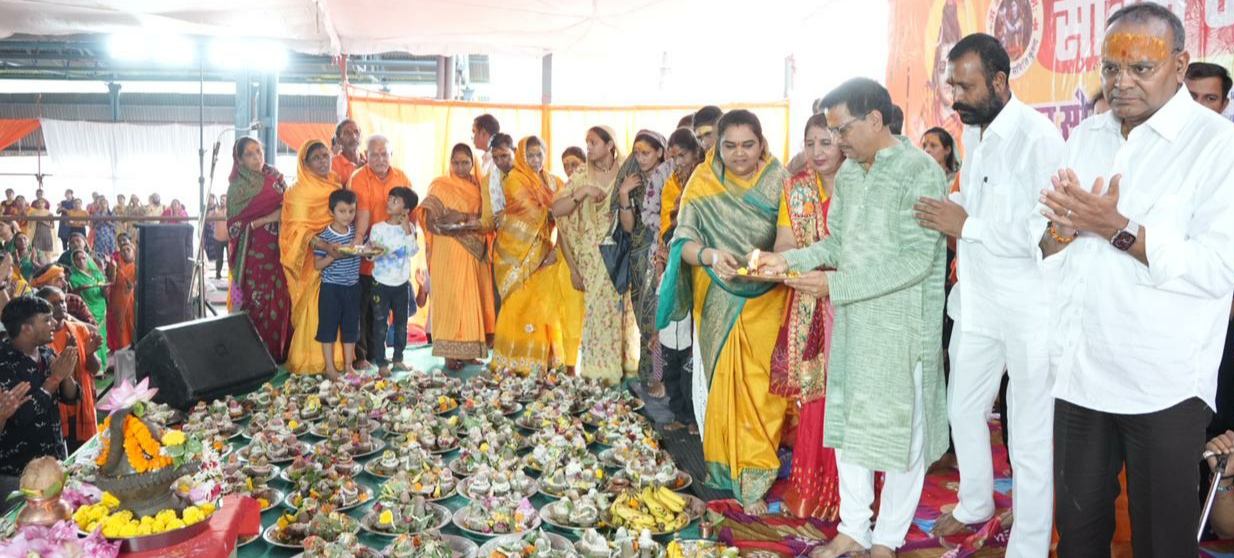 विधायक सहित सैकड़ों ने की शिव भक्ति