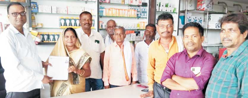 जिन्होंने कभी वार्ड चुनाव नहीं लड़ा, वे भी कका के भरोसे मांग रहे टिकट