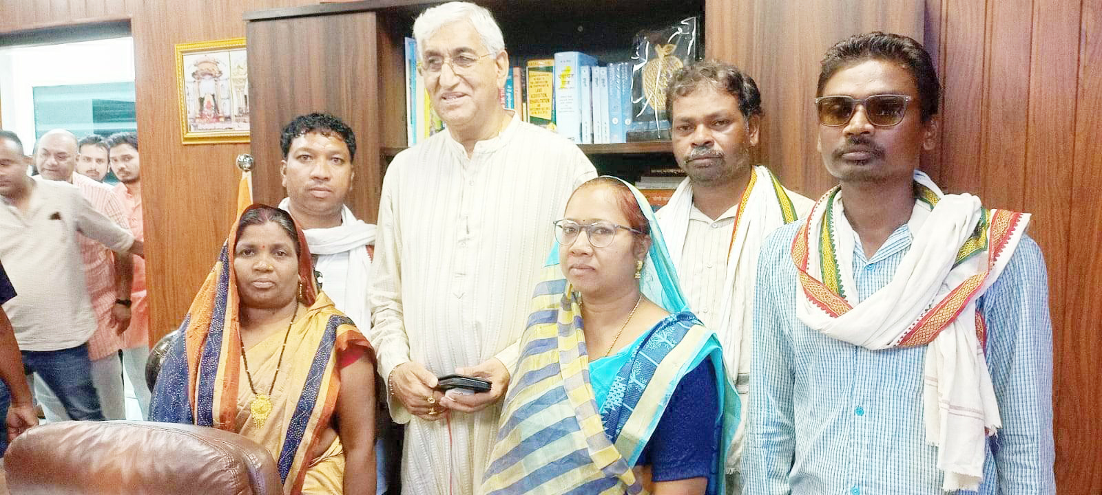 डिप्टी सीएम सिंहदेव से अमिता ने सौजन्य मुलाकात की