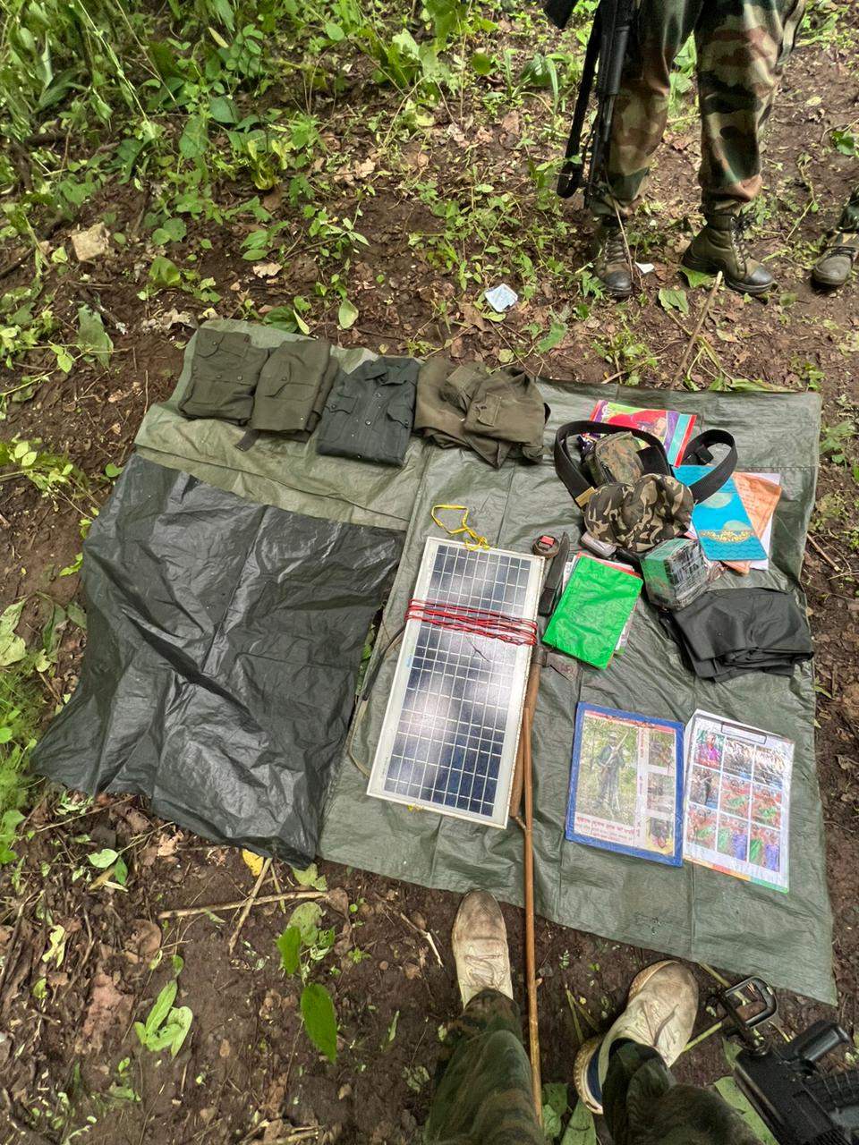 मुठभेड़ में एक नक्सली ढेर, हथियार और नक्सल सामान जब्त