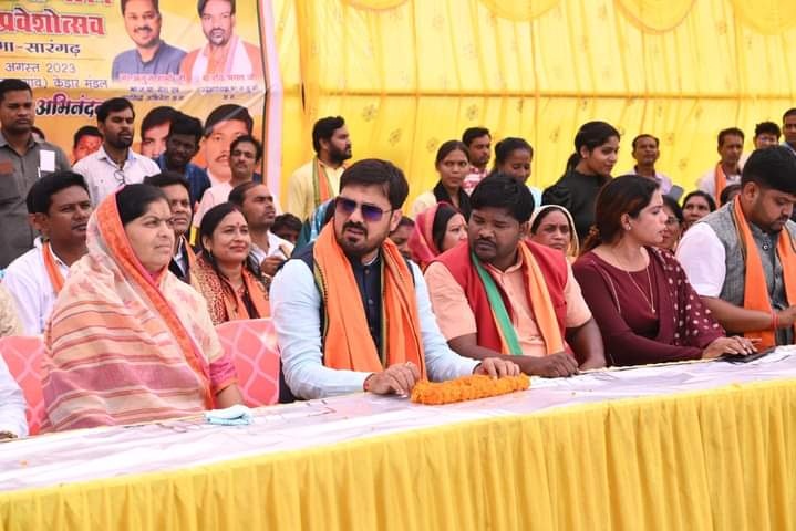 500 युवाओं ने थामा भाजपा का दामन, नेता प्रतिपक्ष चंदेल ने किया कार्यकर्ताओं को रिचार्ज