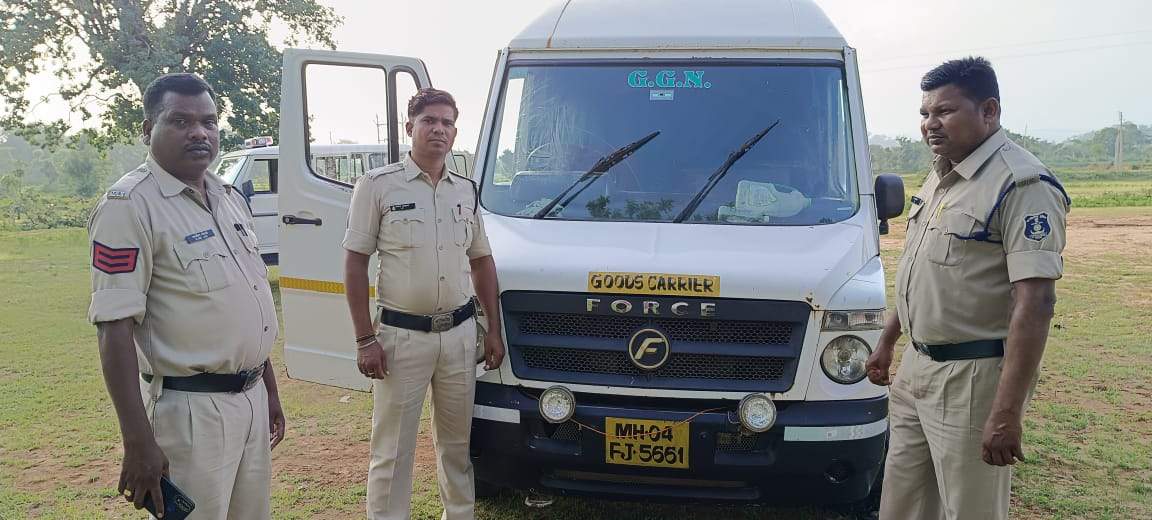 वाहन से  3 मवेशी बरामद चालक फरार