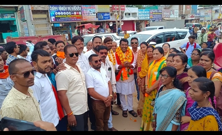 गरियाबंद पहुंचे भाजपा प्रत्याशी रोहित का भाजपाइयों ने किया जोशीला स्वागत 