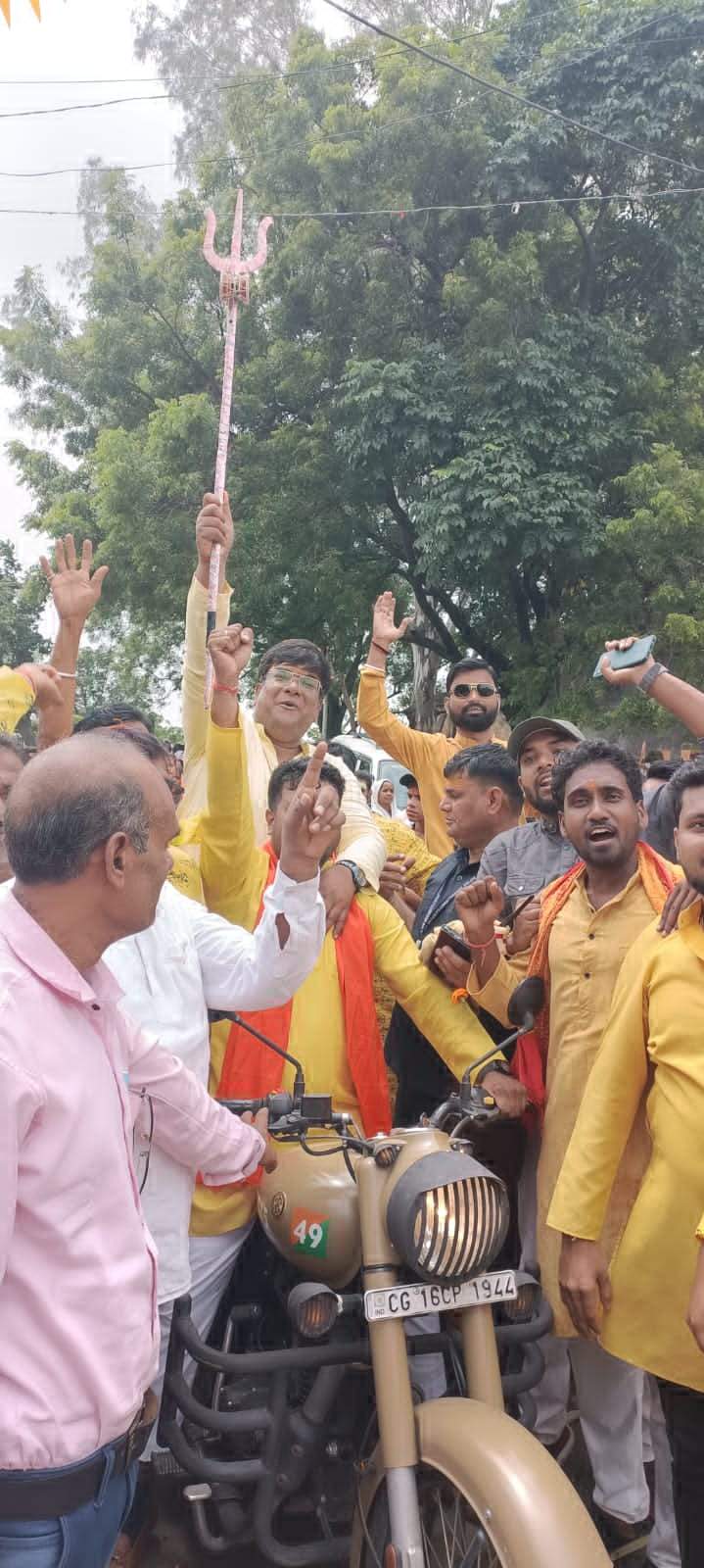 त्रिशूल यात्रा: पंचवटी पहाड़ पर मंत्रोच्चारण के साथ विराजे महादेव