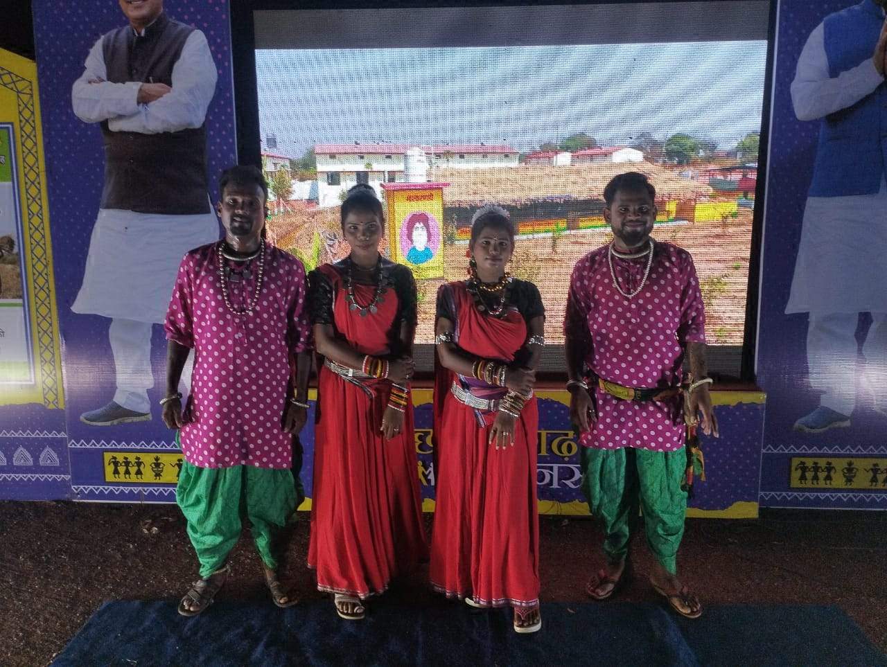 छायाचित्र प्रदर्शनी से दी शासकीय योजनाओं की जानकारी,  कला जत्था रहा आर्कषण का केंद्र