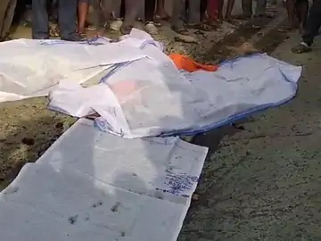  ट्रक की टक्कर से भाई के घर जा रही महिला और बेटे की मौत, चक्काजाम