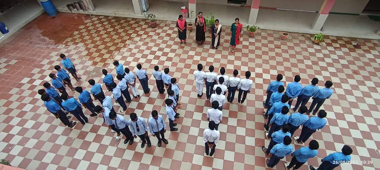 मानव श्रृंखला से मतदान का प्रचार 