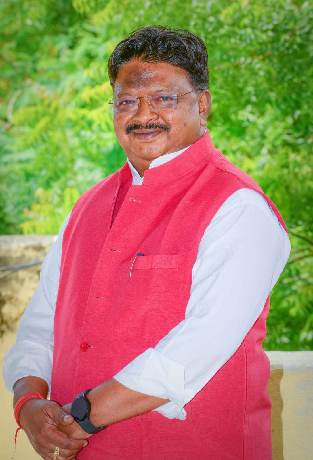 संसदीय सचिव मिंज ने सर्वेश्वरी आश्रम  और उनके अनुयायियों से मांगी माफी