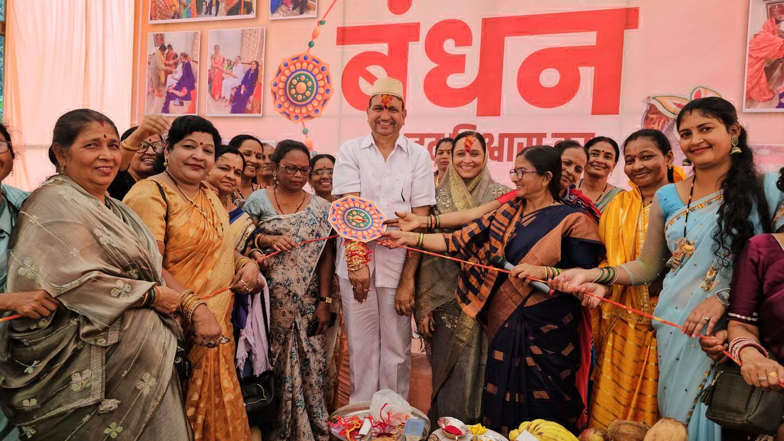 पूर्व विधायक बाफना को भाजपा महिला मोर्चा कार्यकर्ताओं ने बांधी राखी, दीर्घायु की कामना