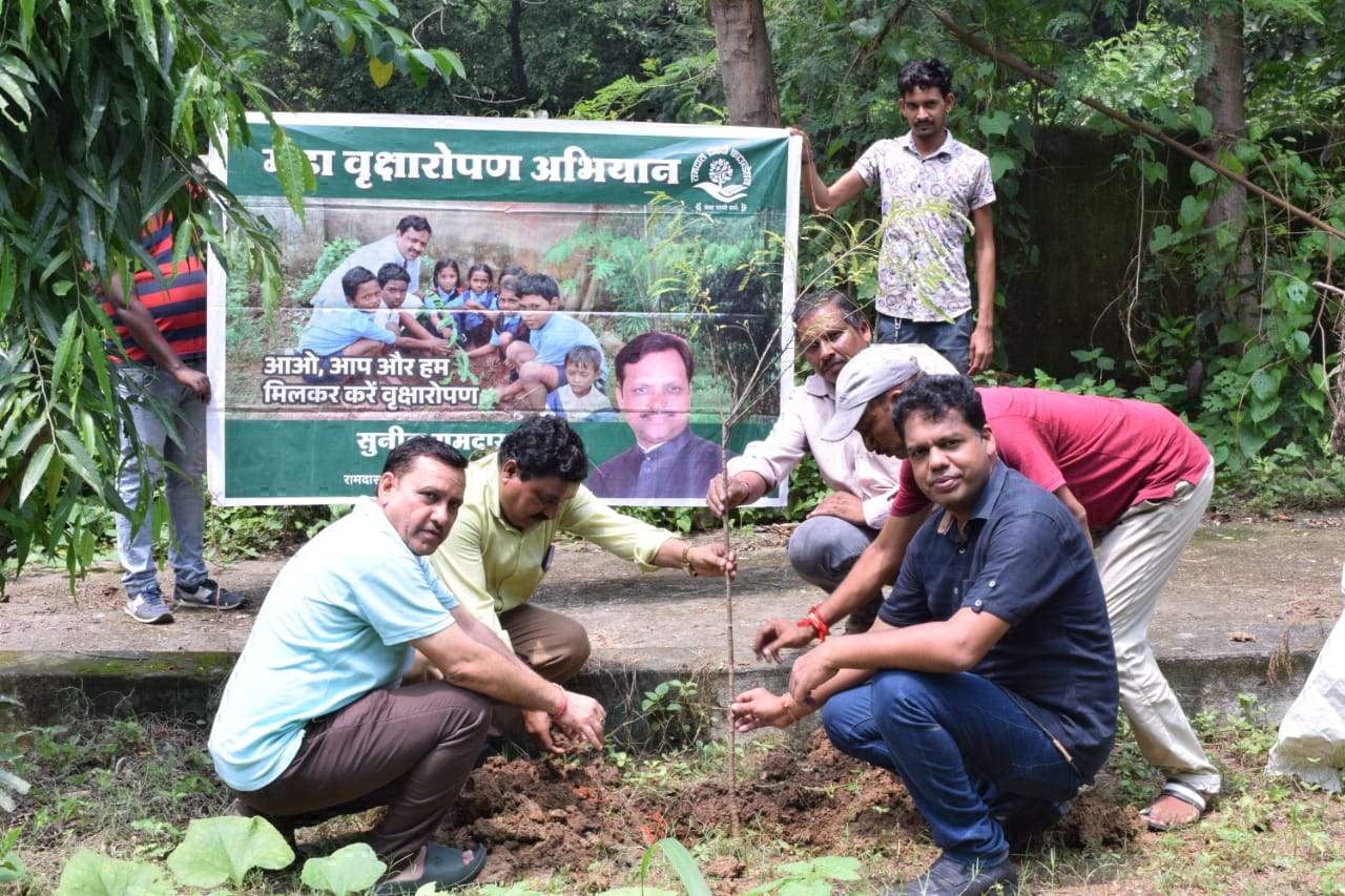 कौहाकुंडा व आशा निकेतन में पौधरोपण