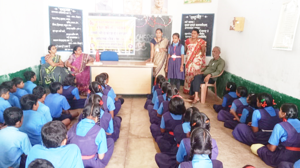 मोबाइल के मोह से बच्चों को दूर करने किया जागरूक 