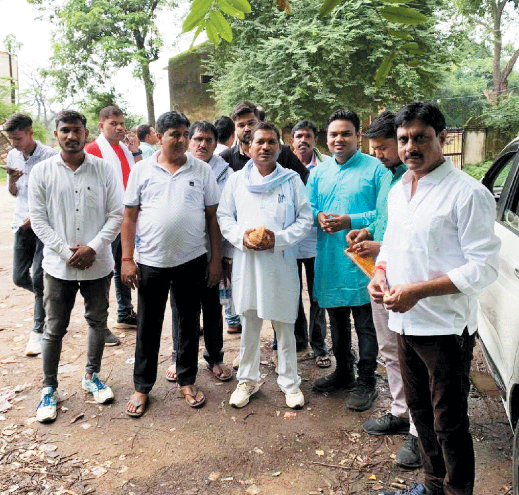 लालजीत के हाथों कांगे्रस भवन का भूमिपूजन विवादों में घिरा लालजीत के हाथों कांगे्रस भवन का भूमिपूजन विवादों में घिरा