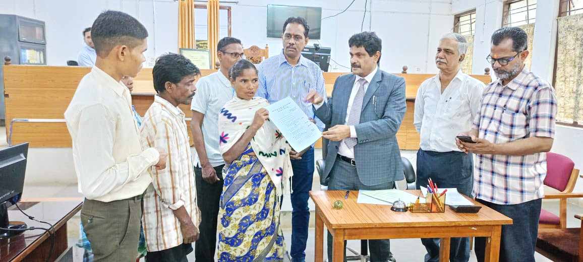 नेशनल लोक अदालत में  3 हजार 7 सौ मामले निपटे