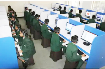 आधारशिला स्कूल में अंग्रेजी  की प्रयोगशाला शुरू