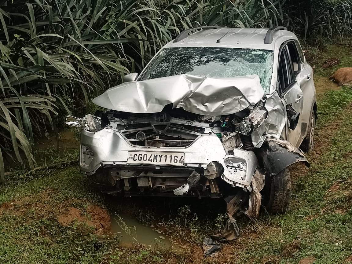 तेज रफ्तार कार की चपेट में 2 मवेशियों की मौत, 3 ग्रामीण गंभीर तेज रफ्तार कार की चपेट में 2 मवेशियों की मौत, 3 ग्रामीण गंभीर