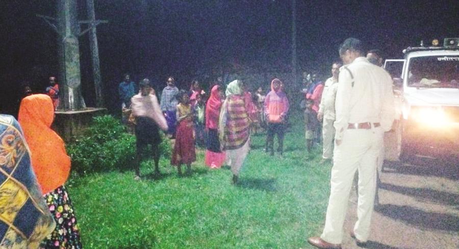 बाइक छोडक़र भागे, तब हाथियों के हमले से 3 की बची जान