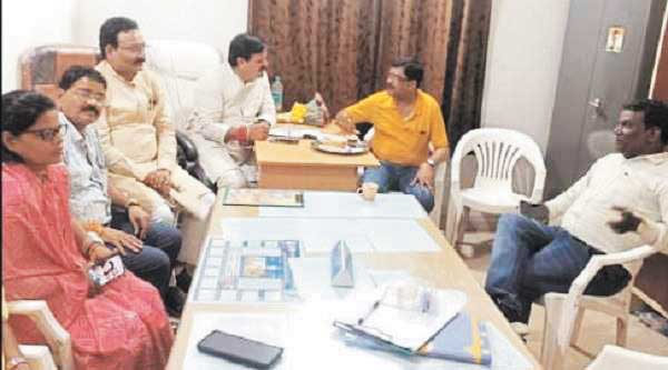 अविश्वास प्रस्ताव से डरी कांग्रेस, पार्षदों को शहर से बाहर भेजने का लिया निर्णय अविश्वास प्रस्ताव से डरी कांग्रेस, पार्षदों को शहर से बाहर भेजने का लिया निर्णय