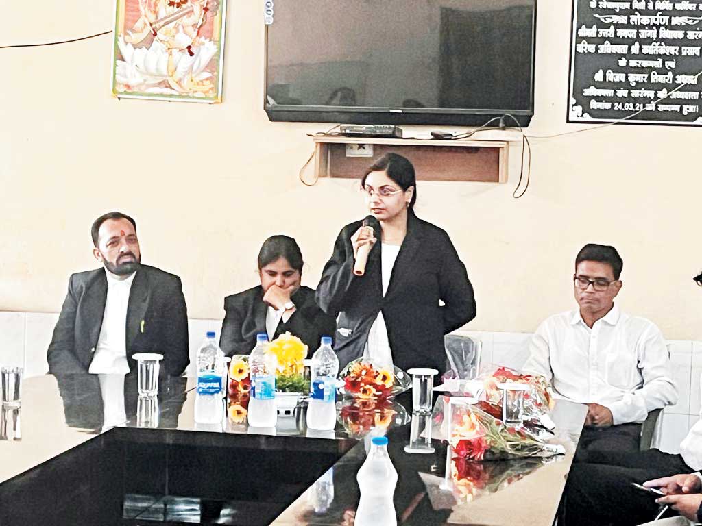 सारंगढ़ की प्रथम मुख्य न्यायिक मजिस्ट्रेट पारूल श्रीवास्तव ने किया पदभार ग्रहण