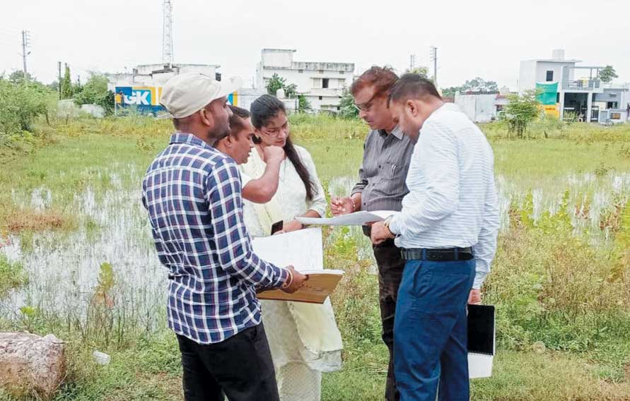 खेतों में जाकर गिरदावरी की जमीनी हकीकत से हुए रूबरू