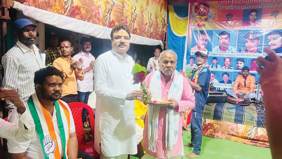 ग्राम गुलझर में विश्वकर्मा पूजन उत्सव में सम्मिलित हुए संसदीय सचिव ग्राम गुलझर में विश्वकर्मा पूजन उत्सव में सम्मिलित हुए संसदीय सचिव