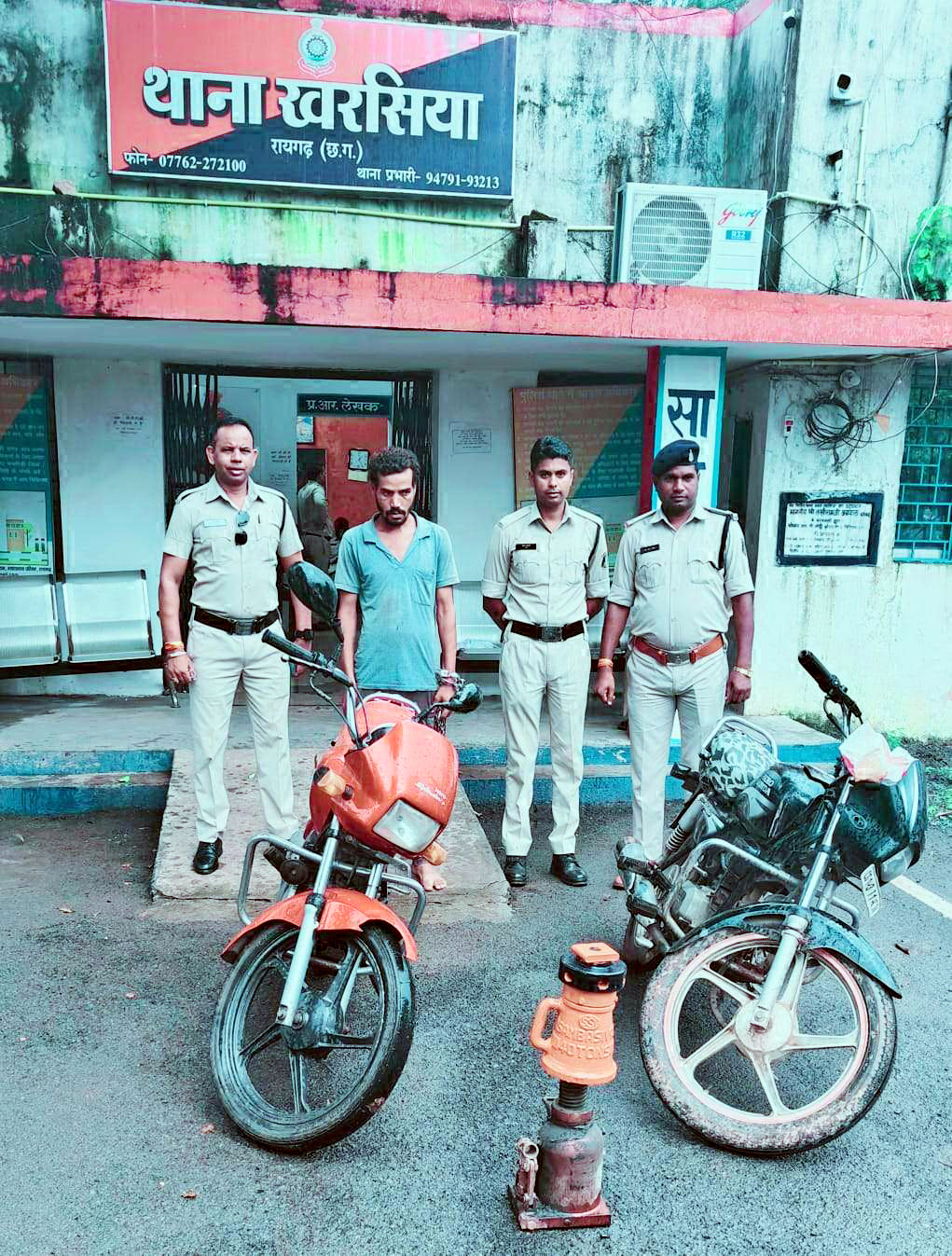बहाने से ट्रैक्टर का जैक मांगकर फरार, गिरफ्तार बहाने से ट्रैक्टर का जैक मांगकर फरार, गिरफ्तार