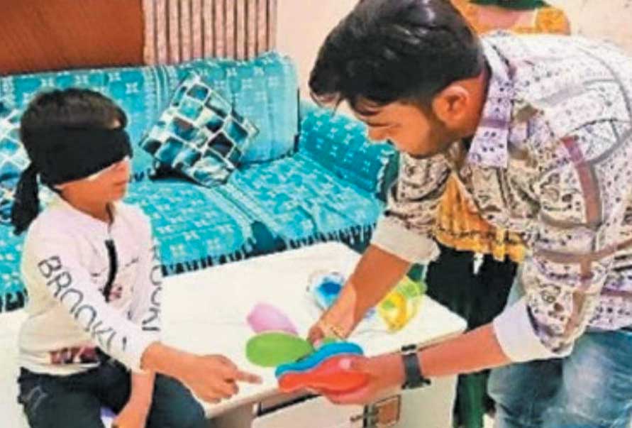  7 साल के मेहूल की आंखें एक्स-रे की तरह, आंख पर पट्टी बांधकर पढऩे में भी माहिर